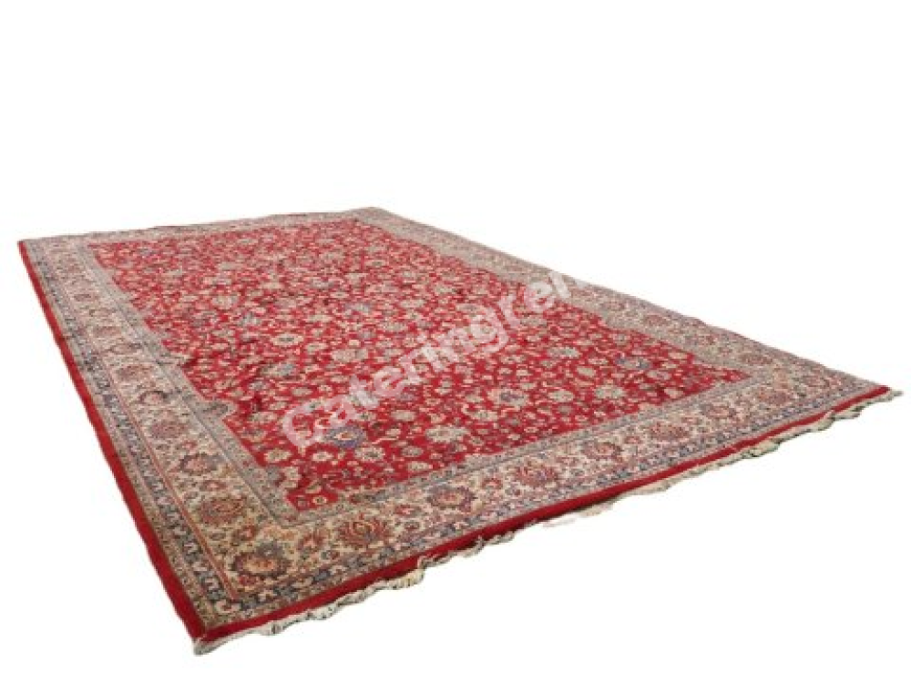 Perský koberec červený s třásněmi