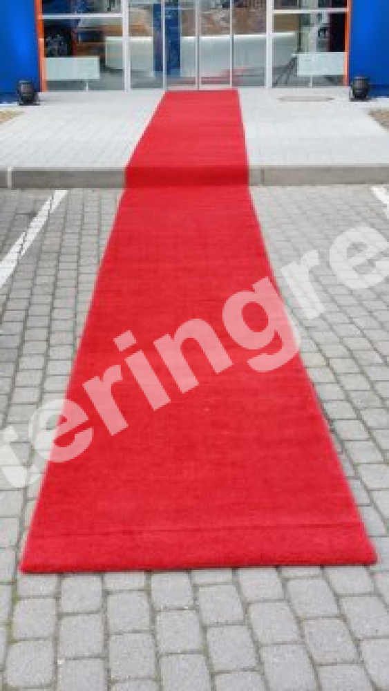 koberec červený 13,5x1m (role)
